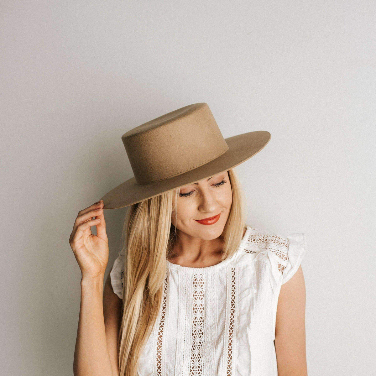 Gigi Pip Dahlia Boater Tan – West on Main