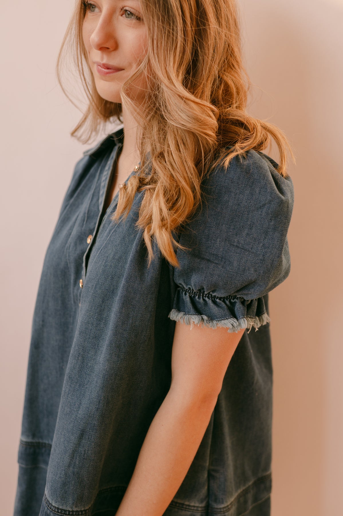 jennie denim dress Feeling pretty in pink! Check out our new Jennie denim dress and elevate your spring style! #veromoda
