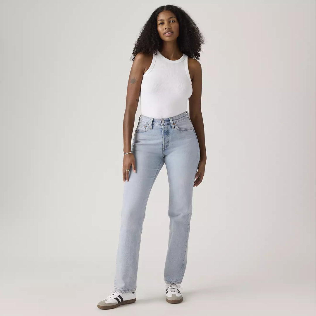 LEVI'S – West on Main