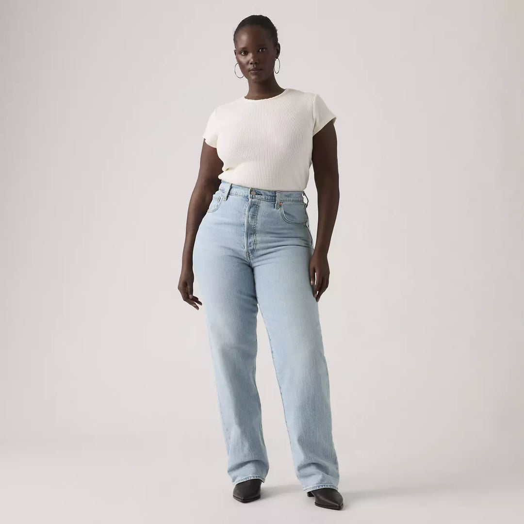 LEVI'S – West on Main